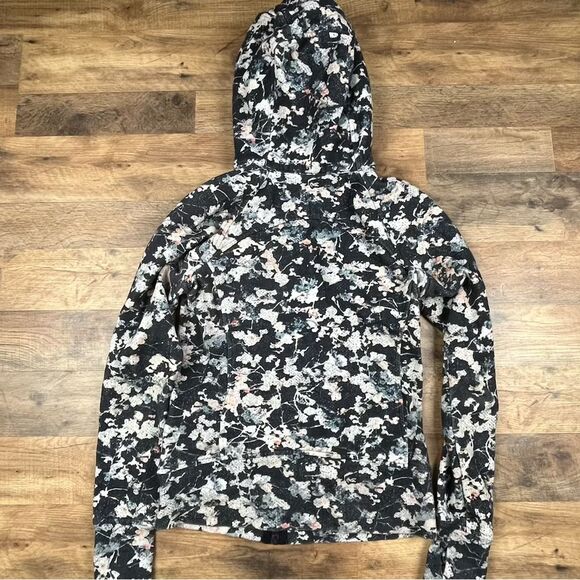 Lululemon Colorful Zip‎ Up Hoodie With Thumb Holes Size Small - Picture 2 of 7